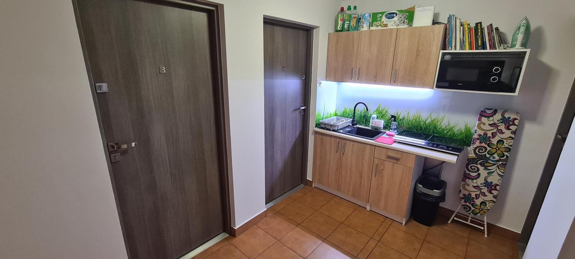Moris Pokoje Goscinne Леба Экстерьер фото